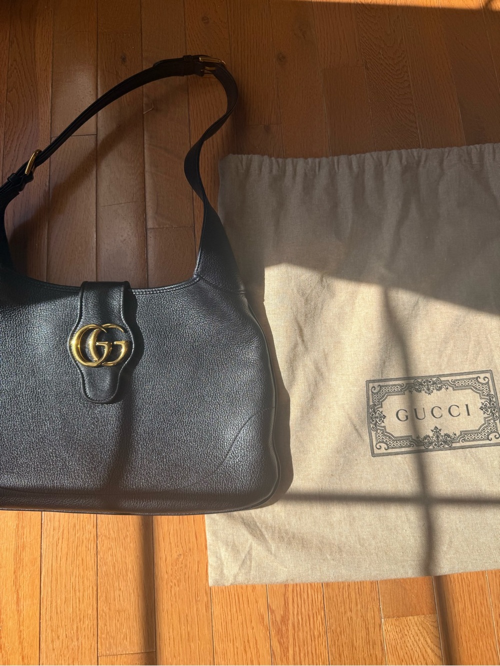 Gucci Black Leather Shoulder Bag with Double G Hardware
